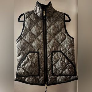 J. CREW Quilted Herringbone Women's Gray Black Puffer Vest Flattering Stylish